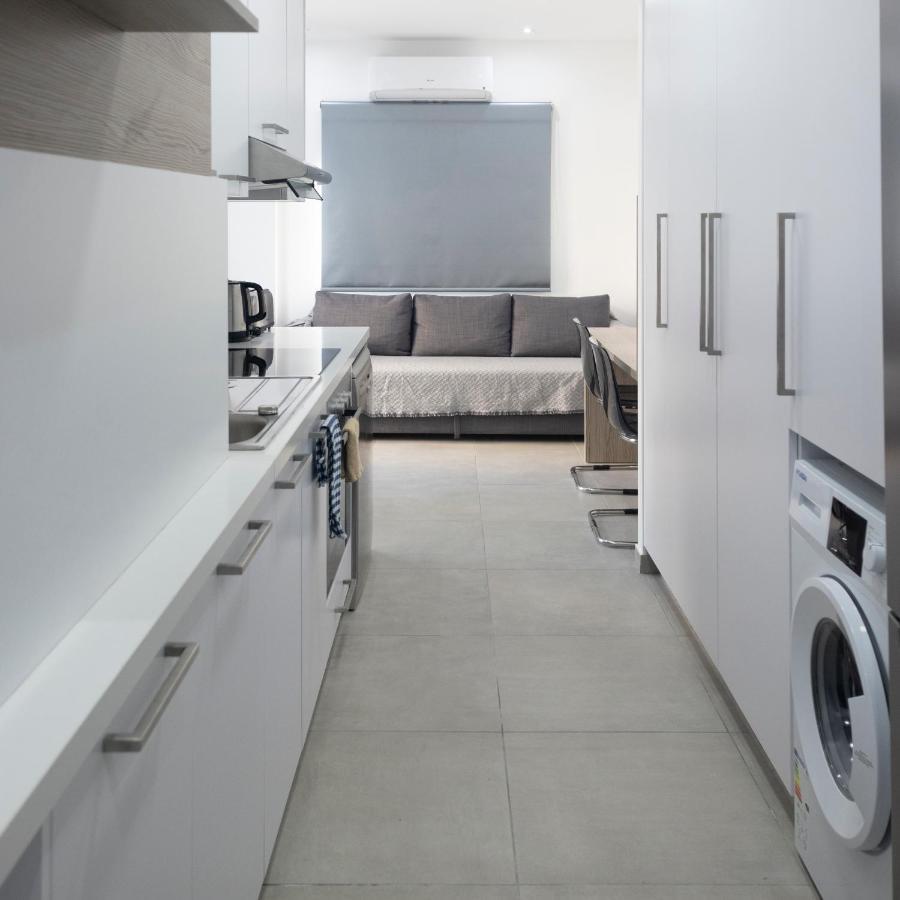 Lovely 2 Bed Apartment In Larnaca City Centre Εξωτερικό φωτογραφία